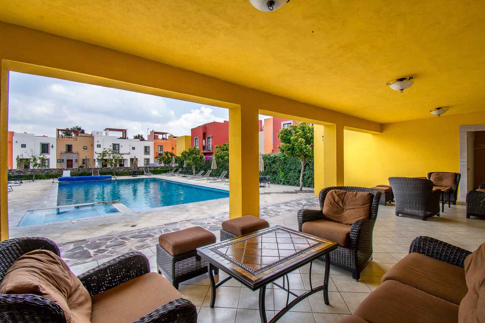 Condo Luna Image
